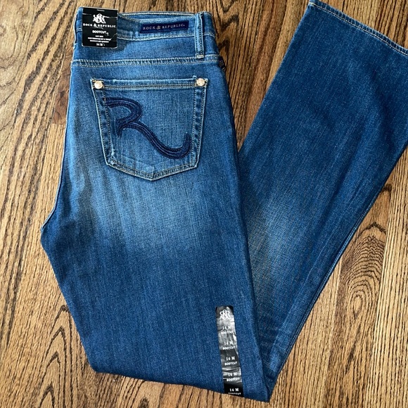 Rock & Republic NWT Low Rise Typhoon Bootcut Jeans - Picture 13 of 17
